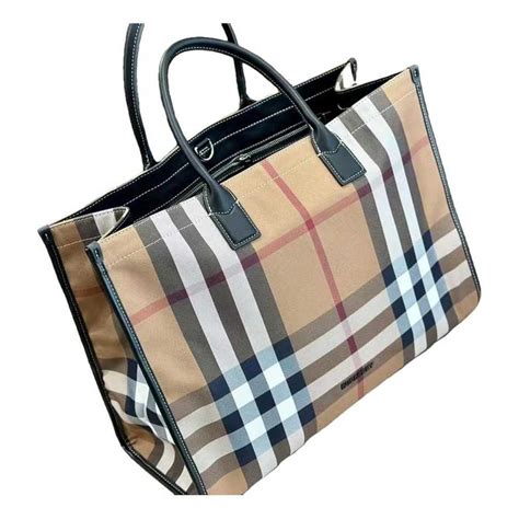 The giant cloth tote Burberry Beige in Cloth 